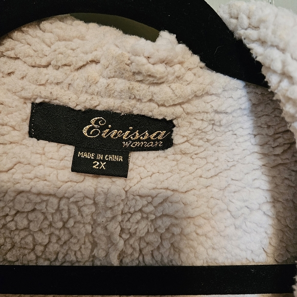 Eivissa Faux Shearling Vest Plus Size 2X | Cozy Tan Sherpa Lined Waterfall Drape - Picture 4 of 6